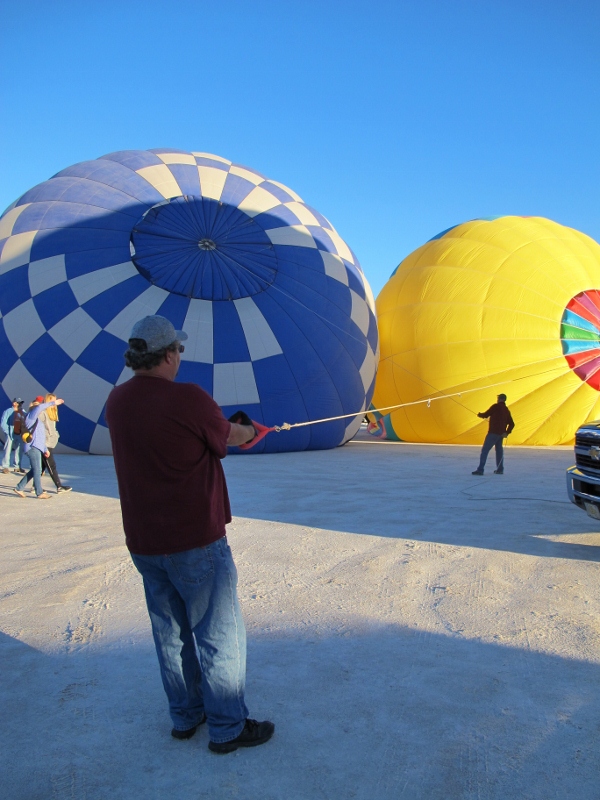 white_sands_hot_air_balloons_8_cheyenne_macmasters-600x800